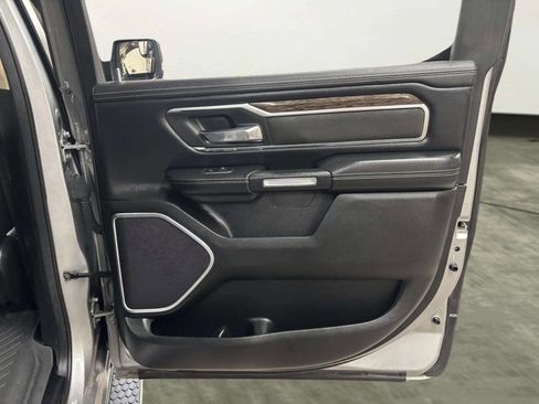 Used 2019 RAM 1500 Laramie image 18