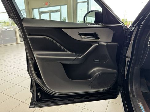 Used 2019 Jaguar F-PACE S image 9