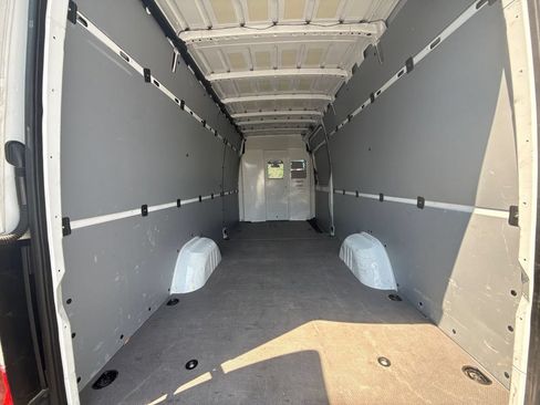 Used 2021 Mercedes-Benz Sprinter 2500 image 24