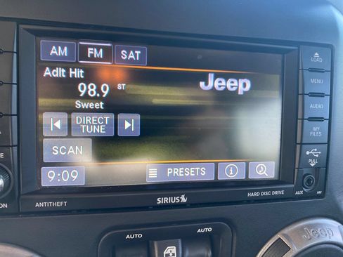 Used 2018 Jeep Wrangler Unlimited Sport w/ Quick Order Package 24W AWD/4WD image 23