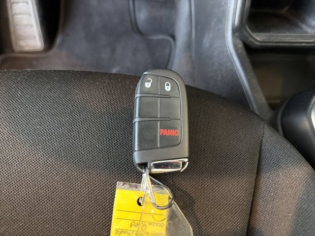 Used 2019 Jeep Renegade Latitude FWD image 28