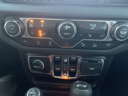 New 2026 Jeep Wrangler Sahara image 34