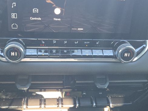 New 2026 GMC Canyon Elevation w/ Convenience Package image 31