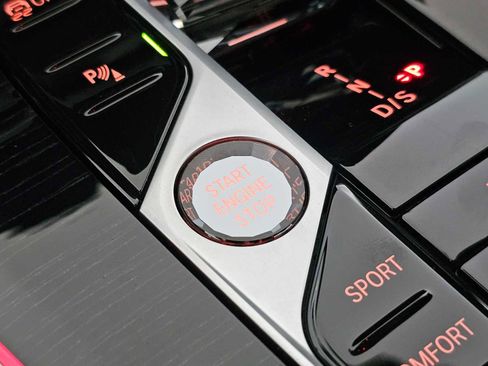 Used 2024 BMW X7 M60i w/ Executive Package image 32