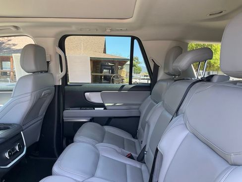 Used 2025 Ford Expedition Max Active AWD/4WD image 18