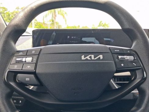 Used 2025 Kia K4 FWD image 28