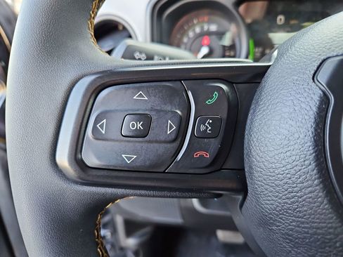 Used 2024 Jeep Wrangler Unlimited w/ Convenience Group image 11