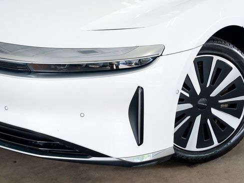 Used 2024 Lucid Air Pure RWD image 3