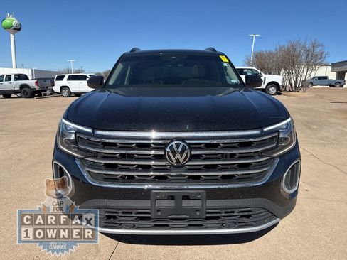 Used 2025 Volkswagen Atlas SE image 2