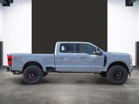 Used 2025 Ford F250 Platinum w/ FX4 Off-Road Package AWD/4WD image 11