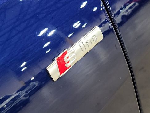 Used 2021 Audi Q8 Premium Plus image 28