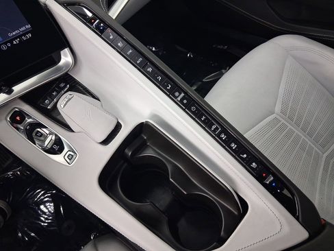 Used 2021 Chevrolet Corvette 3LT w/ Z51 Performance Package image 25