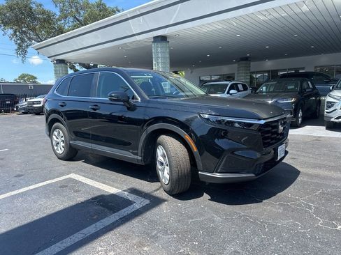 Used 2025 Honda CR-V LX image 3