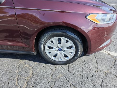 Used 2013 Ford Fusion S FWD image 8