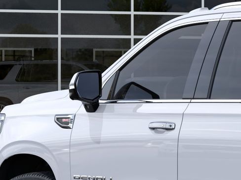 New 2026 GMC Yukon XL Denali w/ Denali Reserve Package RWD image 12
