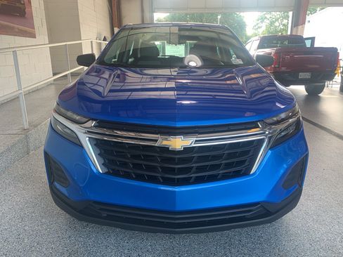 Used 2024 Chevrolet Equinox LS FWD image 2