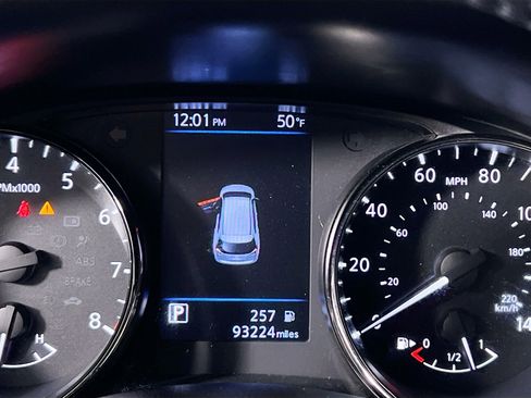 Used 2019 Nissan Rogue SV w/ Premium Package image 23