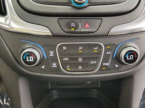 Used 2022 Chevrolet Equinox LT FWD image 18