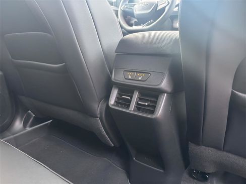 New 2026 Chevrolet Equinox RS w/ Convenience Package III AWD/4WD image 21