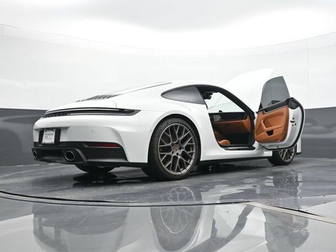 Certified 2025 Porsche 911 Carrera RWD image 23