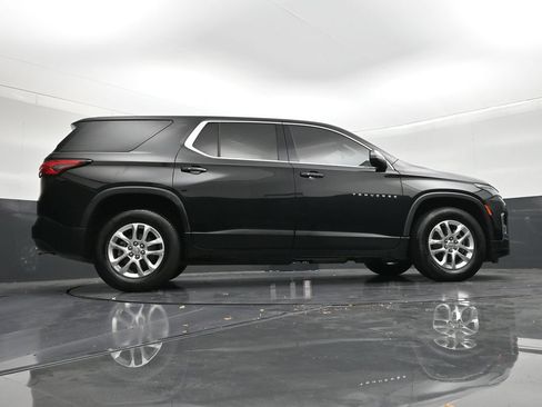 Used 2023 Chevrolet Traverse LS FWD image 25