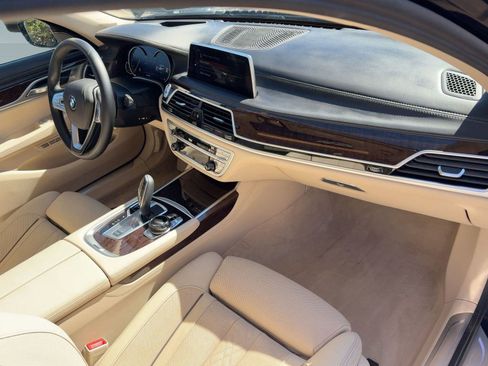 Used 2016 BMW 750i image 31