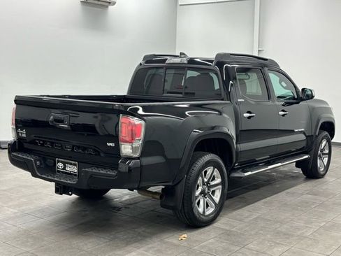 Used 2016 Toyota Tacoma Limited w/ Towing Package image 2