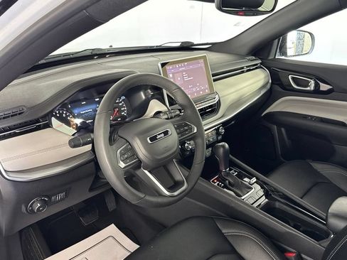 Certified 2025 Jeep Compass Limited AWD/4WD image 18