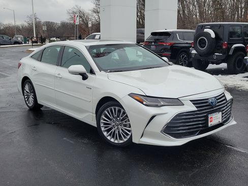 Certified 2021 Toyota Avalon Limited w/ Advanced Safety Package image 2