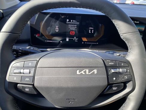 New 2026 Kia Sportage LX image 9