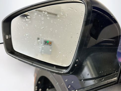 Used 2023 Volkswagen Tiguan SE image 16