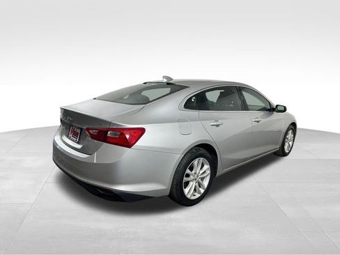 Used 2017 Chevrolet Malibu LT image 7