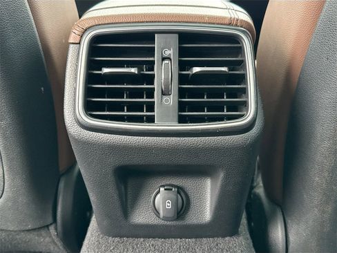 Used 2020 Genesis G70 2.0T w/ Elite Package image 26