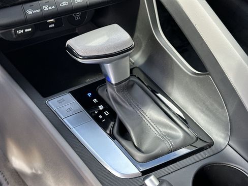 Used 2024 Hyundai Elantra SEL FWD image 16