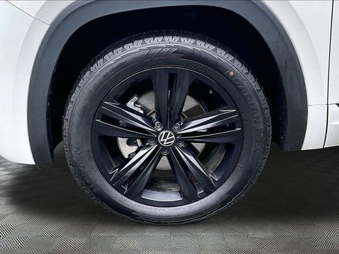 Used 2023 Volkswagen Atlas SEL R-Line AWD/4WD image 30