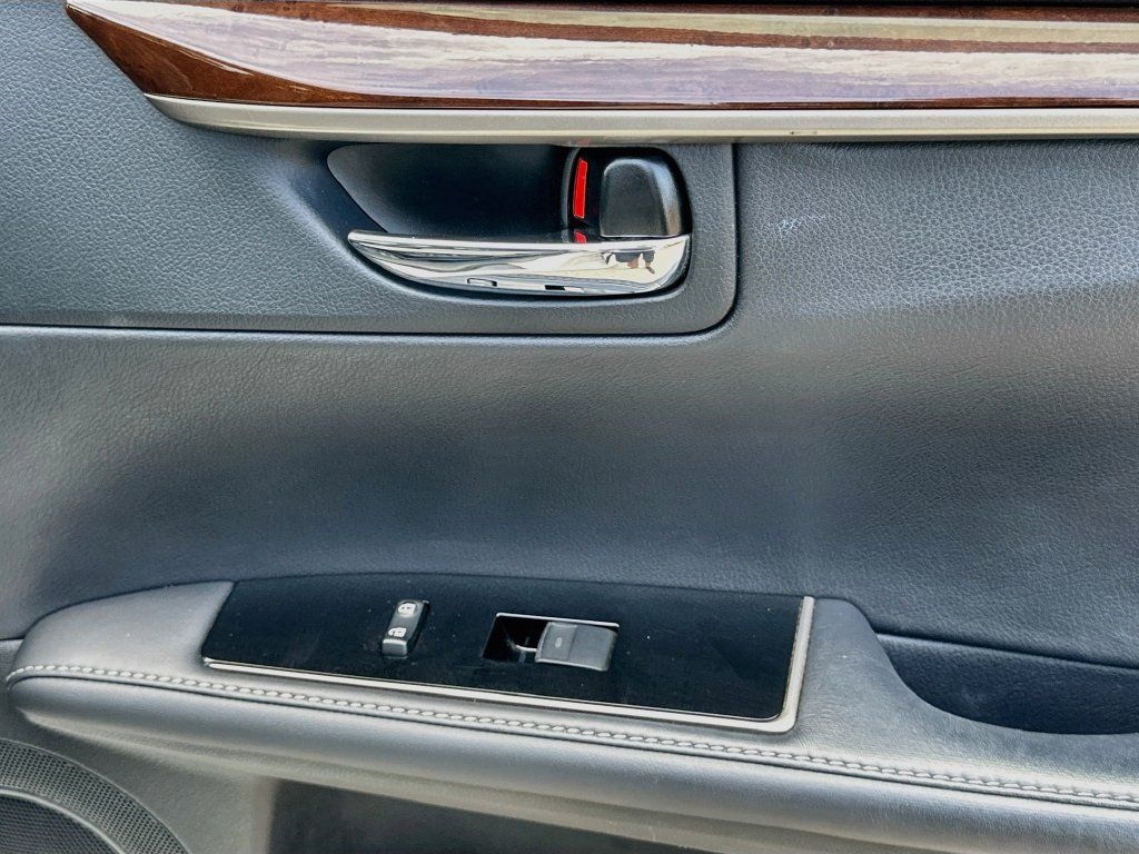 Used 2016 Lexus ES 350 w/ Premium Package w/Wood Trim FWD image 34