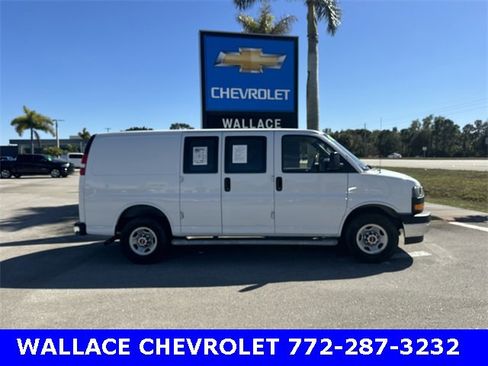 Used 2024 GMC Savana 2500 w/ Driver Convenience Package image 5