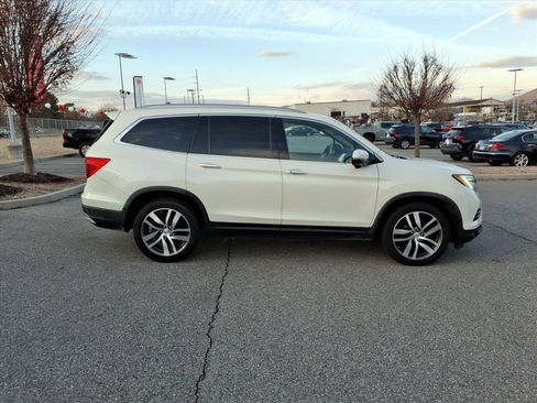 Used 2016 Honda Pilot Touring image 3