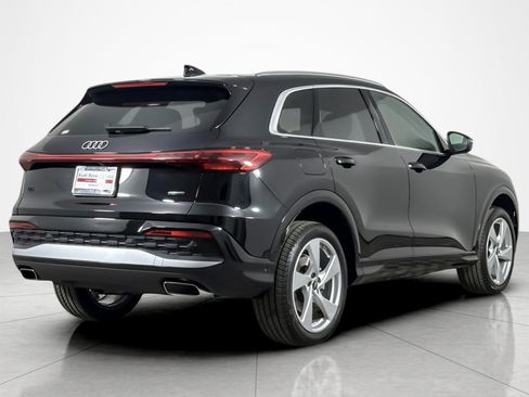 Used 2025 Audi Q5 Premium Plus w/ Premium Plus AWD/4WD image 5