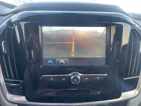 Used 2019 Chevrolet Traverse LT FWD image 19