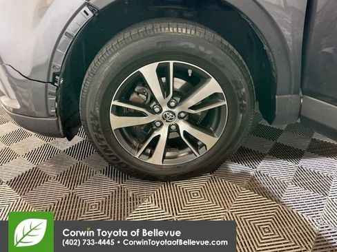 Used 2018 Toyota RAV4 XLE image 27