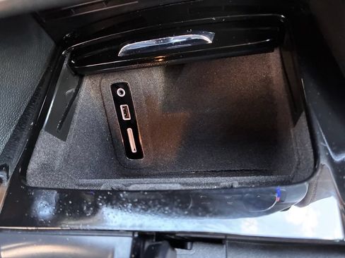 Used 2020 Maserati Levante S AWD/4WD image 35