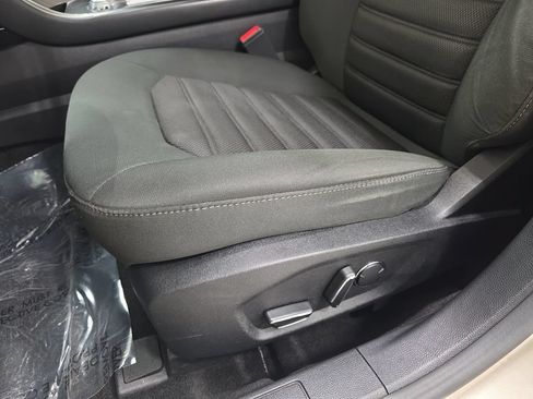 Used 2017 Ford Fusion SE w/ Fusion SE Technology Package FWD image 29