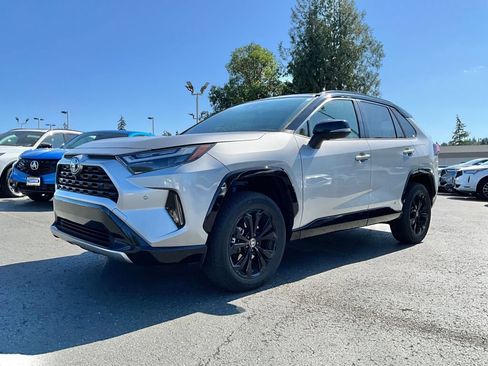 Used 2024 Toyota RAV4 XSE w/ Advanced Technology Package AWD/4WD image 3