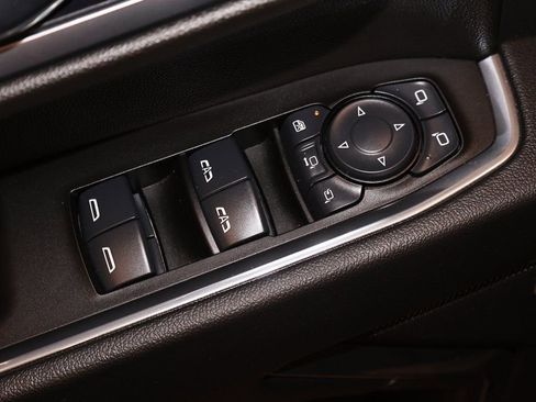 Used 2025 Chevrolet Silverado 2500 LTZ w/ LTZ Premium Package image 12