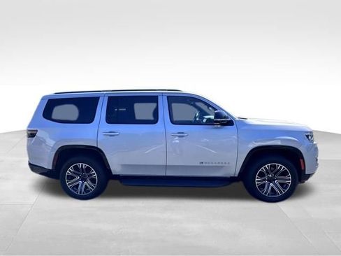 Used 2024 Jeep Wagoneer 4WD w/ Premium Group I image 8