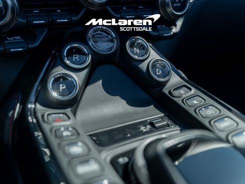 Used 2022 Aston Martin V8 Vantage Roadster RWD image 17