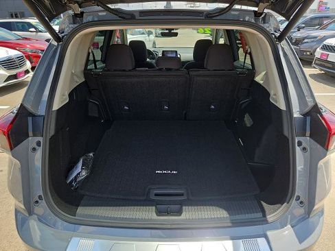 Certified 2026 Nissan Rogue SV FWD image 12
