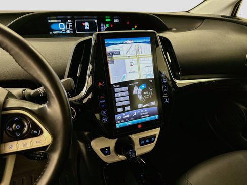 Used 2017 Toyota Prius Prime Advanced w/ Carpet Mat Package FWD image 26