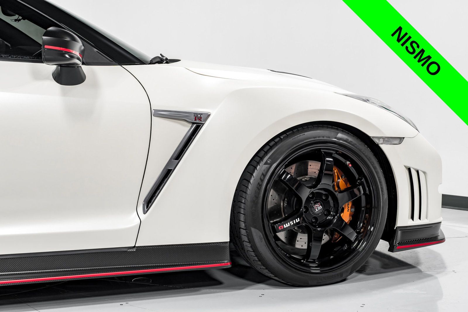 Used 2016 Nissan GT-R NISMO AWD/4WD image 43
